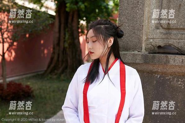 蜜桃社-李宝宝 蜜桃社 - 李宝宝黑色作品的定制图片,那种神秘感让人禁不住想靠近