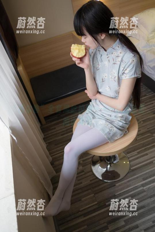 西尔酱 “西尔酱”全套黑丝校服——一次图包里的小冲动