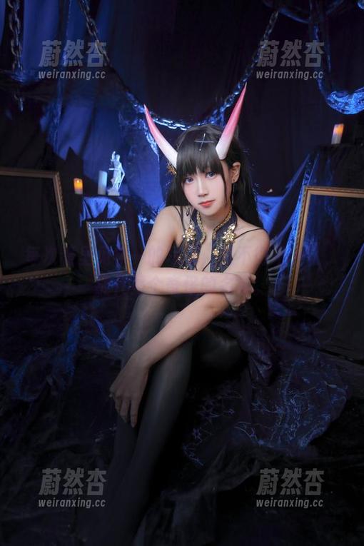 里见年一 每次看里见年一的写真,我不得不承认,能代是个奇怪的名字。