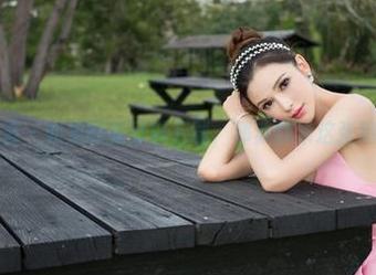 青豆客 - 如果制服可以下载，那苏糯米这张绝了！