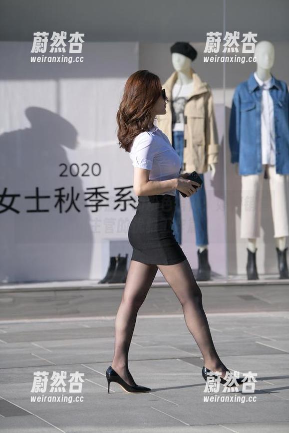 魔镜街拍 - 网盘中的粉色信仰：婷婷销售主管的优雅工作篇