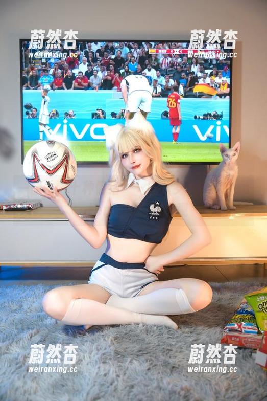 一圈牛，十种情绪——鹿八岁babyMonaten里的图册奇观